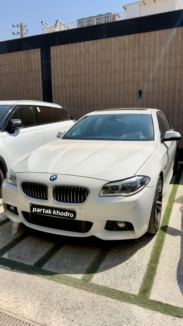BMW 528i